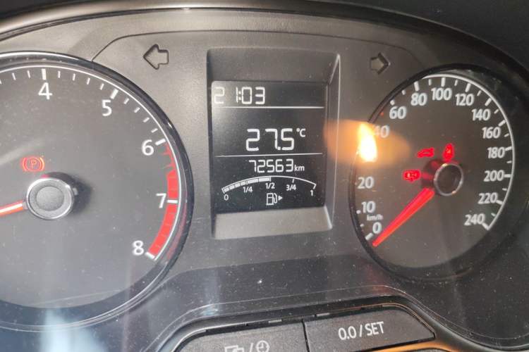 Used Volkswagen Polo 2016 1.4L Manual Fashion Model Odometer Close Up