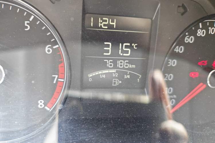 Used Volkswagen Polo 2016 1.4L Manual Fashion Model Odometer Close Up