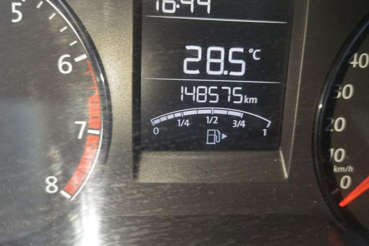 Used Volkswagen Polo 2016 1.4L Manual Fashion Model Odometer Close Up