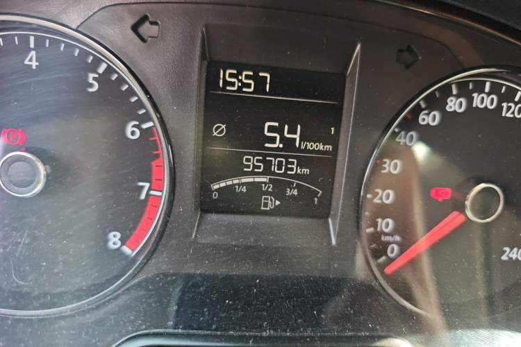 Used Volkswagen Polo 2016 1.4L Manual Fashion Model Odometer Close Up