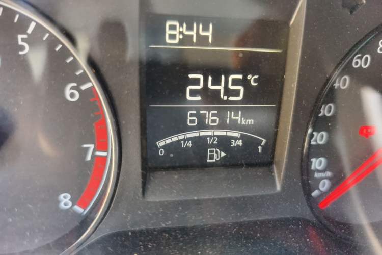 Used Volkswagen Polo 2016 1.4L Manual Fashion Model Odometer Close Up