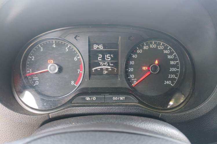 Used Volkswagen Polo 2016 1.4L Manual Fashion Model Odometer Close Up