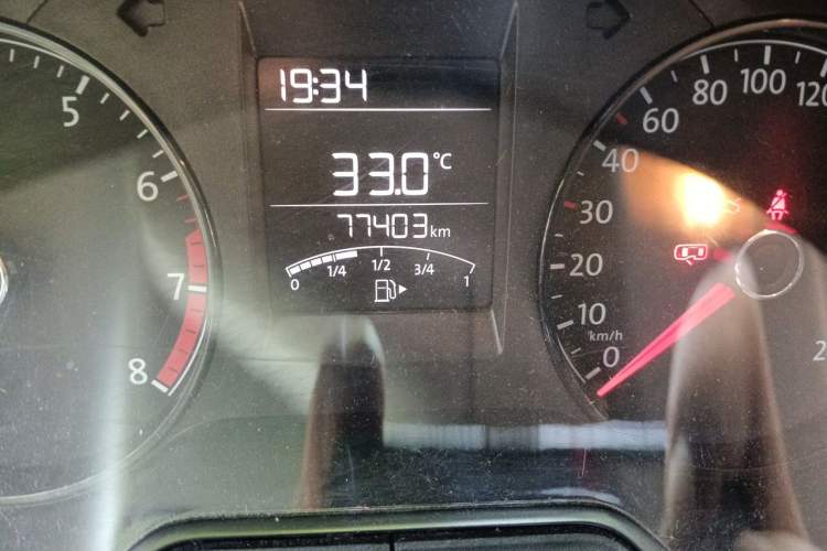 Used Volkswagen Polo 2016 1.4L Manual Fashion Model Odometer Close Up