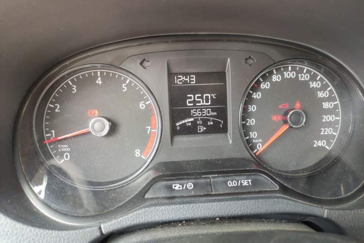 Used Volkswagen Polo 2016 1.4L Manual Fashion Model Odometer Close Up