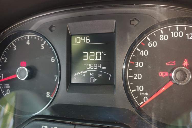 Used Volkswagen Polo 2016 1.4L Manual Fashion Model Odometer Close Up