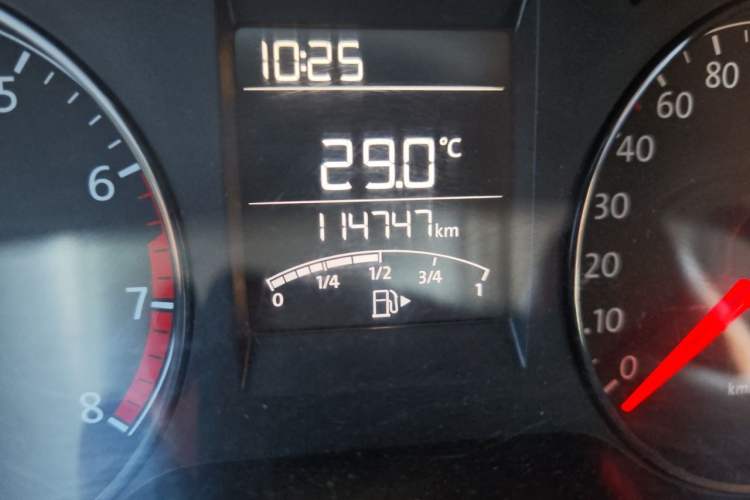 Used Volkswagen Polo 2016 1.4L Manual Fashion Model Odometer Close Up