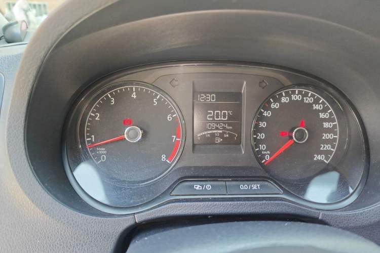 Used Volkswagen Polo 2016 1.4L Manual Fashion Model Odometer Close Up