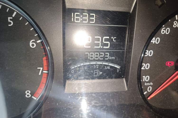 Used Volkswagen Polo 2016 1.4L Manual Fashion Model Odometer Close Up