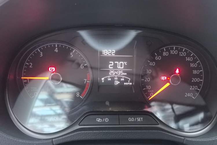 Used Volkswagen Polo 2016 1.4L Manual Fashion Model Odometer Close Up