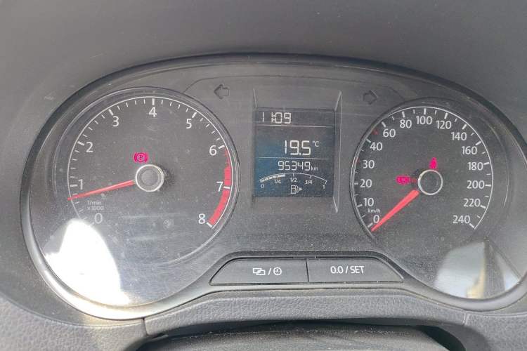 Used Volkswagen Polo 2016 1.4L Manual Fashion Model Odometer Close Up