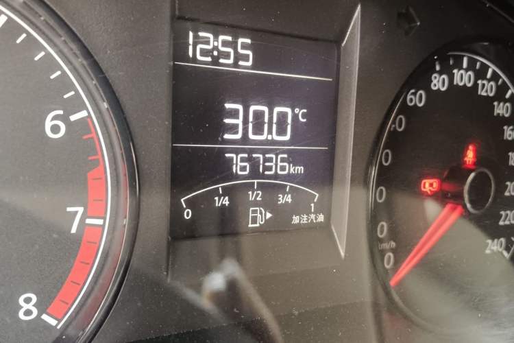 Used Volkswagen Polo 2016 1.4L Manual Fashion Model Odometer Close Up