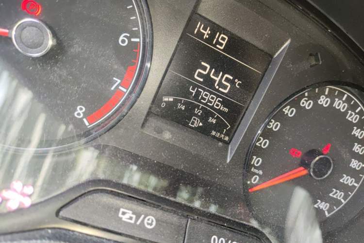 Used Volkswagen Polo 2016 1.4L Manual Fashion Model Odometer Close Up
