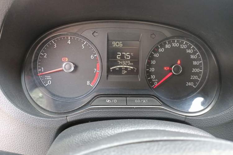 Used Volkswagen Polo 2016 1.4L Manual Fashion Model Odometer Close Up