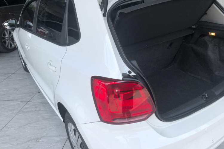 Used Volkswagen Polo 2016 1.4L Manual Fashion Model Rear Left 45 Deg