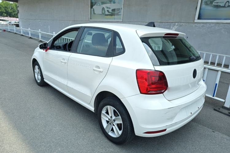 Used Volkswagen Polo 2016 1.4L Manual Fashion Model Rear Left 45 Deg