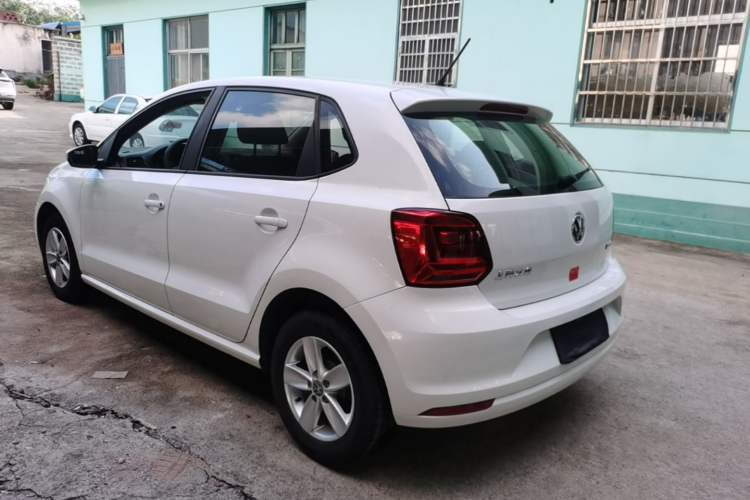 Used Volkswagen Polo 2016 1.4L Manual Fashion Model Rear Left 45 Deg