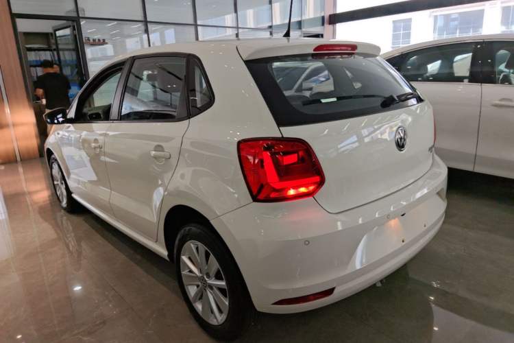 Used Volkswagen Polo 2016 1.6L Automatic Comfort Model Rear Left 45 Deg