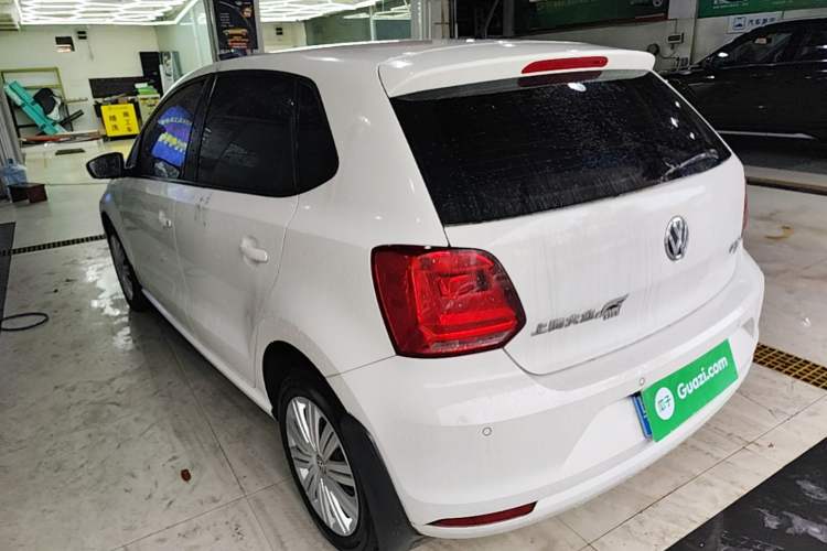 Used Volkswagen Polo 2016 1.6L Automatic Comfort Model Rear Left 45 Deg