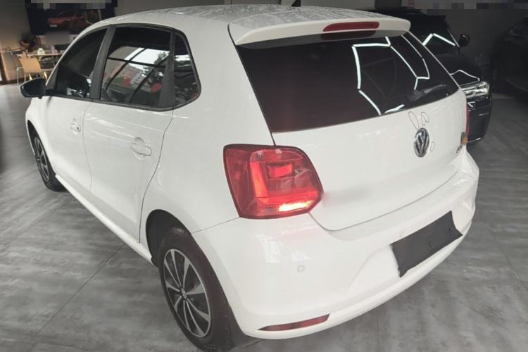 Used Volkswagen Polo 2016 1.4L Automatic Trendy Model Rear Left 45 Deg