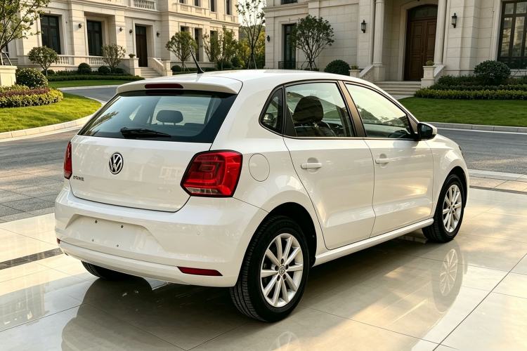 Used Volkswagen Polo 2016 1.6L Automatic Luxury Model Rear Right 45 Deg