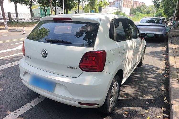 Used Volkswagen Polo 2016 1.4L Manual Fashion Model Rear Right 45 Deg