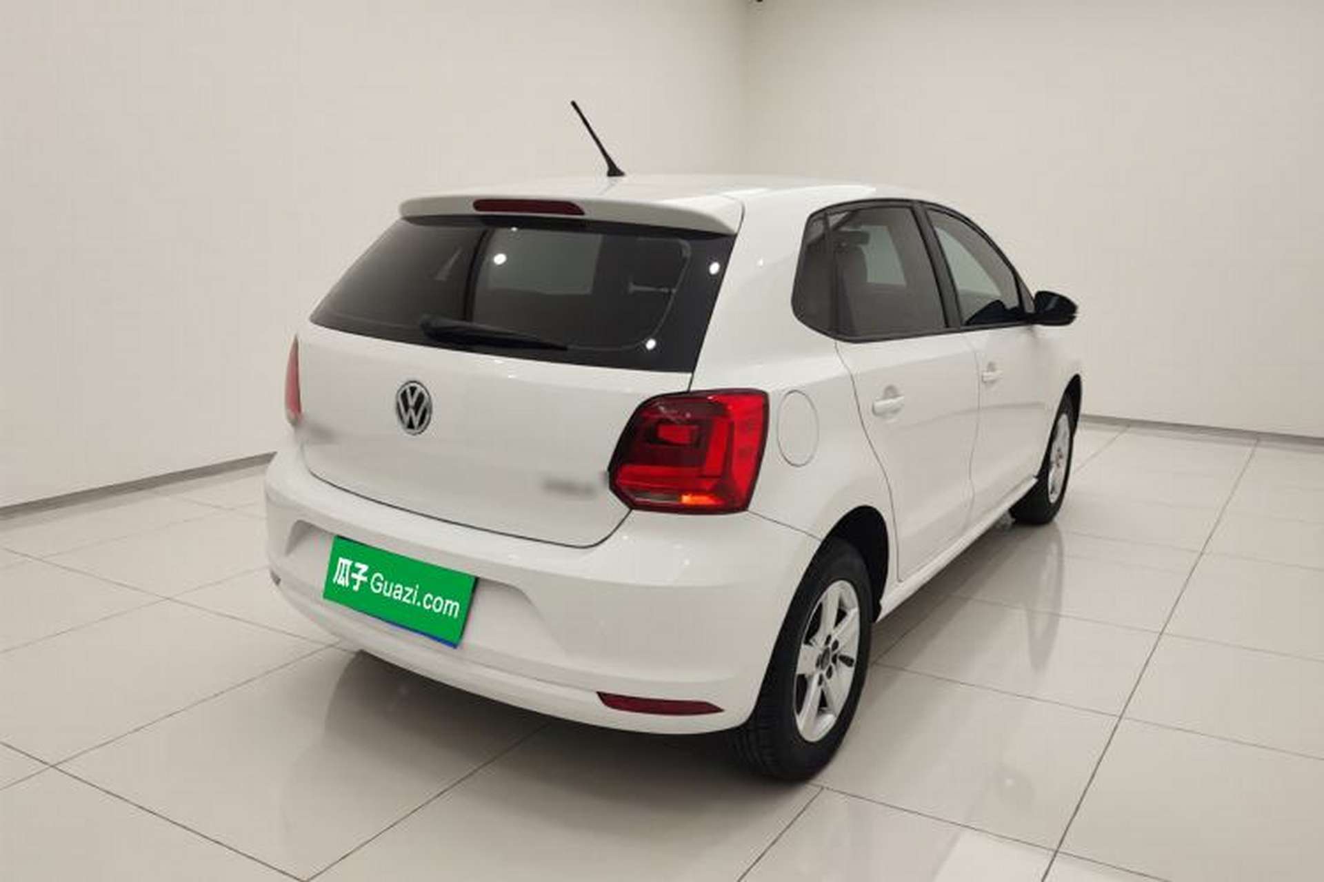 Used Volkswagen Polo 2016 1.4L Manual Fashion Model Rear Right 45 Deg
