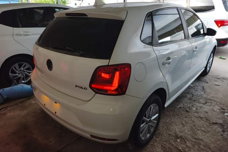 Used Volkswagen Polo 2016 1.4L Manual Fashion Model Rear Right 45 Deg