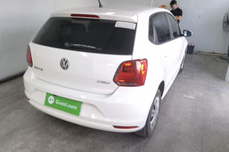 Used Volkswagen Polo 2016 1.4L Manual Fashion Model Rear Right 45 Deg