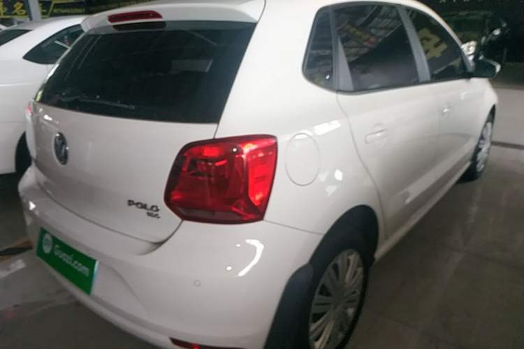 Used Volkswagen Polo 2016 1.6L Automatic Comfort Model Rear Right 45 Deg