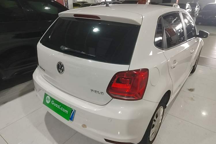 Used Volkswagen Polo 2016 1.4L Manual Fashion Model Rear Right 45 Deg