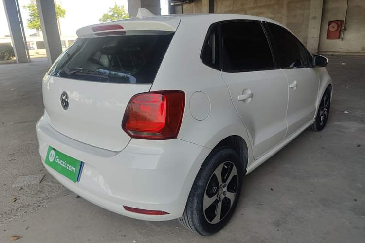 Used Volkswagen Polo 2016 1.4L Manual Fashion Model Rear Right 45 Deg