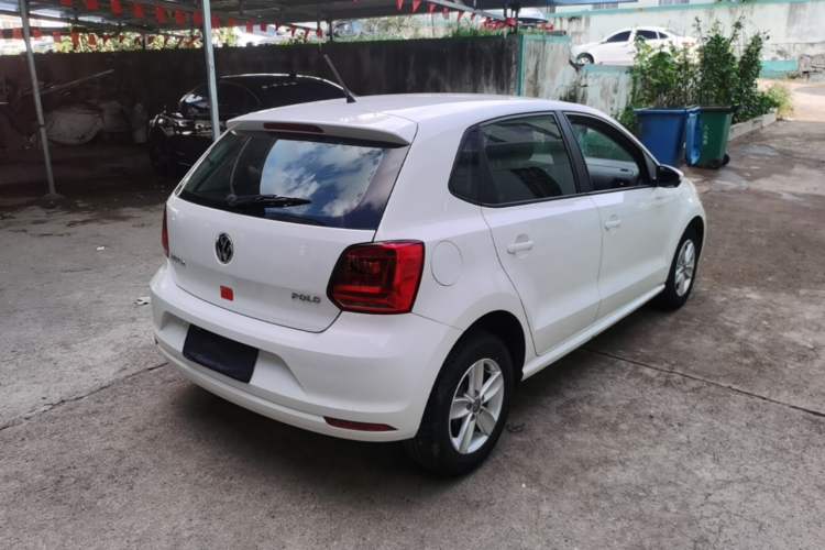 Used Volkswagen Polo 2016 1.4L Manual Fashion Model Rear Right 45 Deg