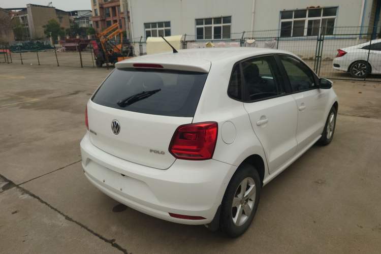 Used Volkswagen Polo 2016 1.4L Manual Fashion Model Rear Right 45 Deg