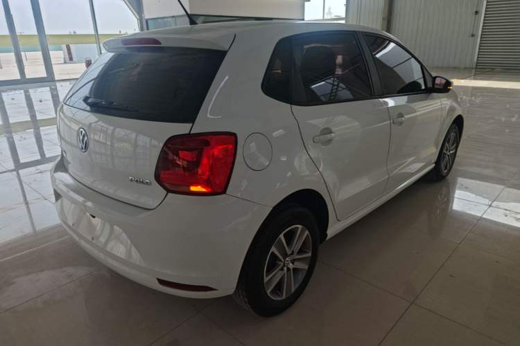 Used Volkswagen Polo 2016 1.4L Manual Fashion Model Rear Right 45 Deg