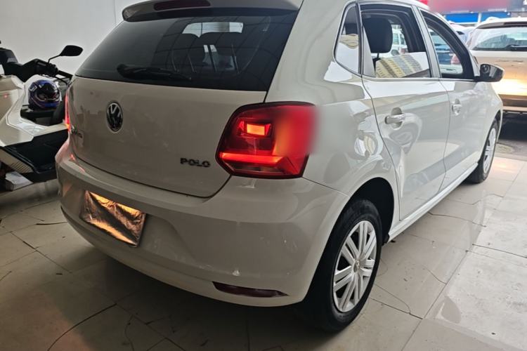 Used Volkswagen Polo 2016 1.4L Manual Fashion Model Rear Right 45 Deg