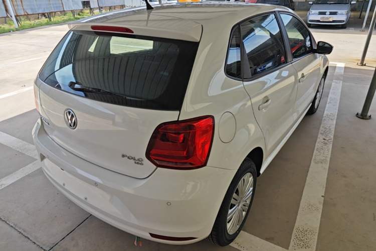 Used Volkswagen Polo 2016 1.6L Automatic Comfort Model Rear Right 45 Deg