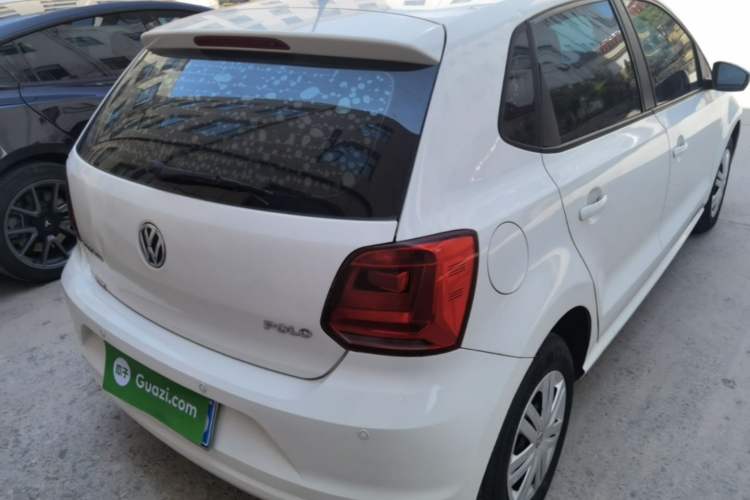 Used Volkswagen Polo 2016 1.4L Manual Fashion Model Rear Right 45 Deg