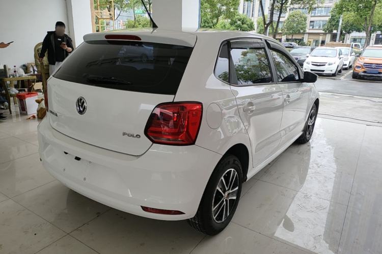 Used Volkswagen Polo 2016 1.4L Manual Fashion Model Rear Right 45 Deg