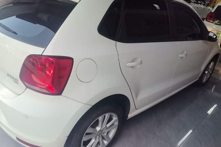 Used Volkswagen Polo 2016 1.6L Automatic Comfort Model Rear Right 45 Deg