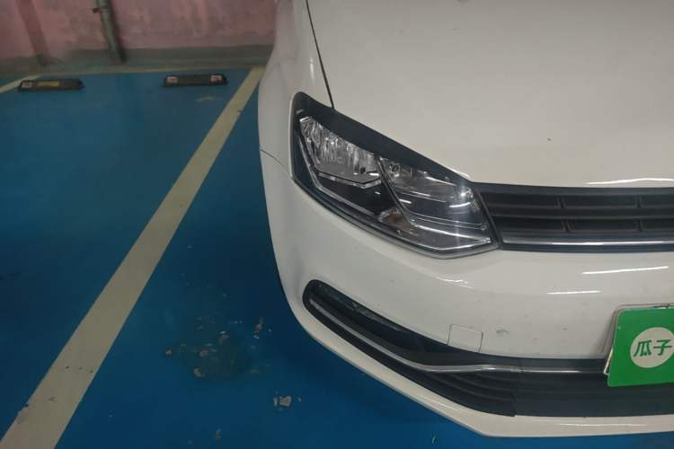 Used Volkswagen Polo 2016 1.6L Automatic Comfort Model Right Front Headlight