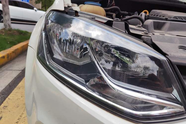 Used Volkswagen Polo 2016 1.6L Automatic Comfort Model Right Front Headlight