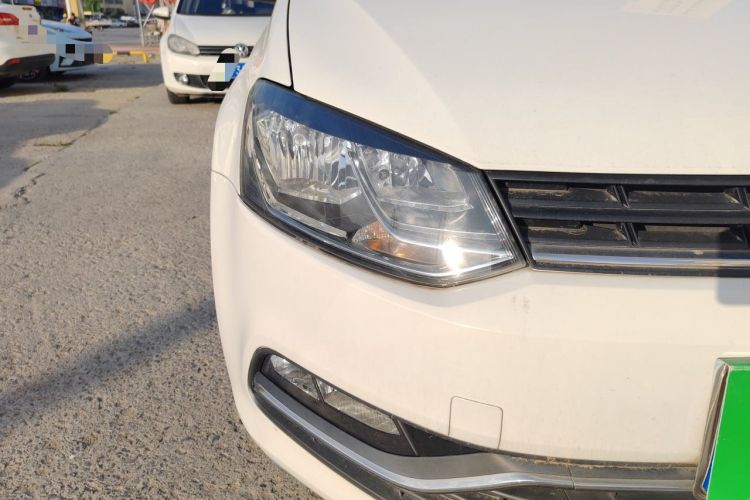 Used Volkswagen Polo 2016 1.6L Automatic Comfort Model Right Front Headlight