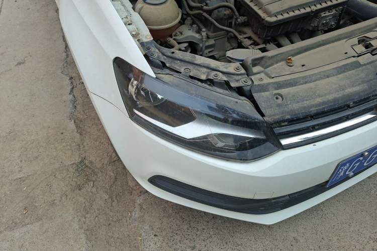 Used Volkswagen Polo 2016 1.4L Automatic Trendy Model Right Front Headlight