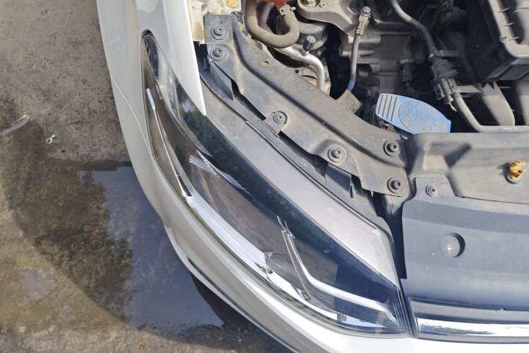 Used Volkswagen Polo 2016 1.6L Automatic Comfort Model Right Front Headlight