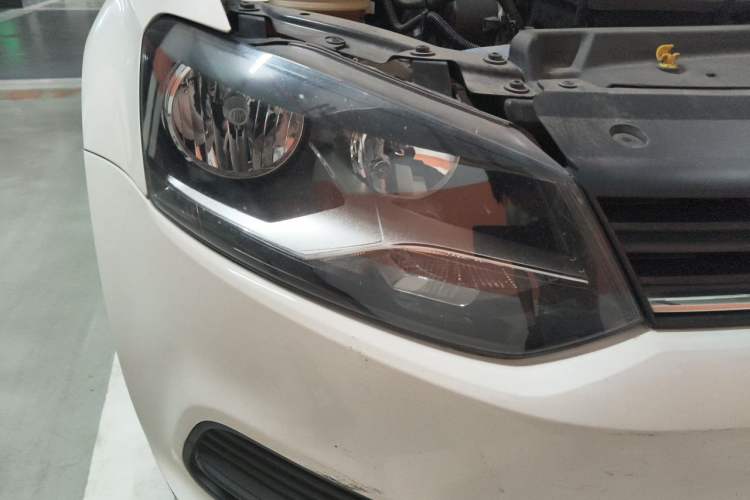 Used Volkswagen Polo 2016 1.4L Automatic Trendy Model Right Front Headlight