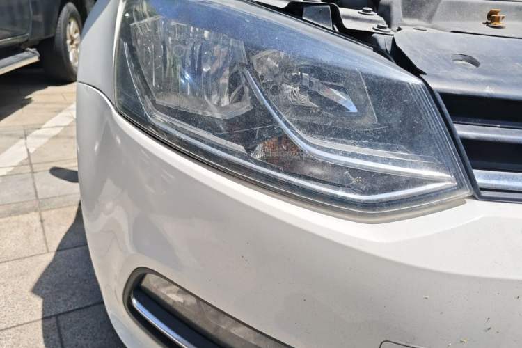 Used Volkswagen Polo 2016 1.6L Automatic Comfort Model Right Front Headlight