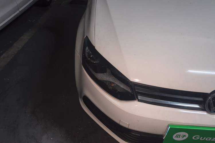 Used Volkswagen Polo 2016 1.4L Manual Fashion Model Right Front Headlight