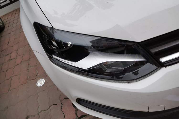 Used Volkswagen Polo 2016 1.4L Automatic Trendy Model Right Front Headlight