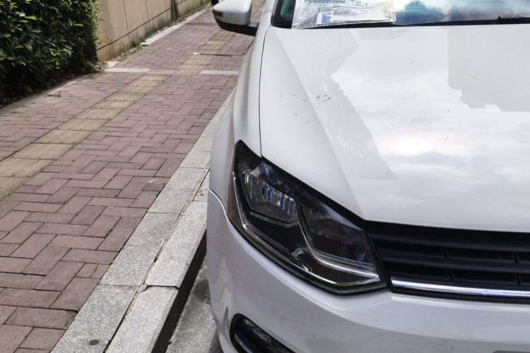 Used Volkswagen Polo 2016 1.6L Automatic Comfort Model Right Front Headlight