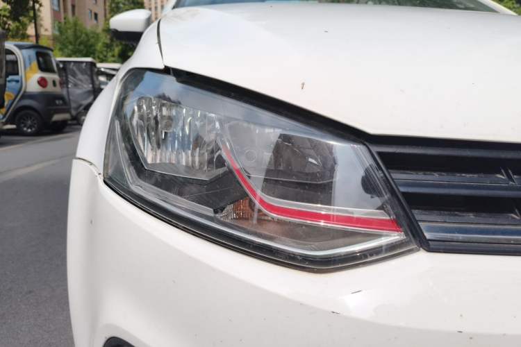 Used Volkswagen Polo 2016 1.4L Manual Fashion Model Right Front Headlight